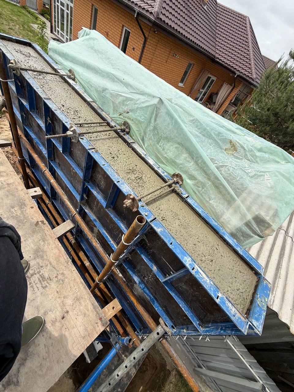 Опалубка стен на клинах (12 мм)